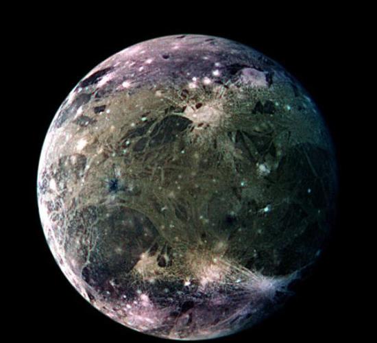 木星的木卫三拥有地下海洋，木卫二也有液态水海洋，这是太阳系内潜在拥有生命的地方