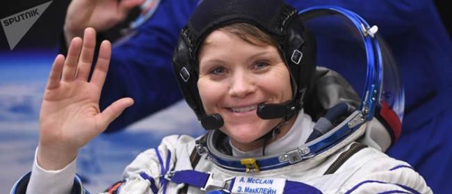 美国女宇航员安妮•麦克莱恩在国际空间站逗留期间长高5厘米